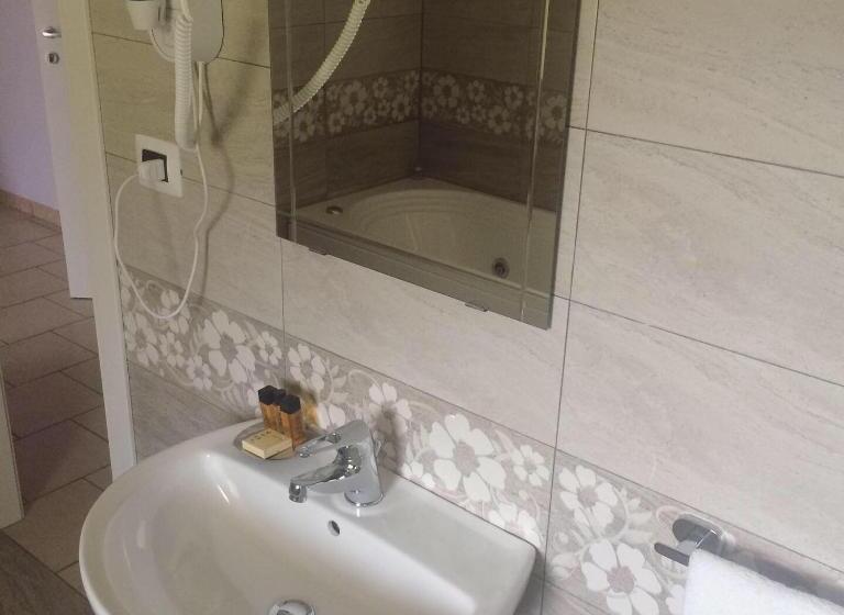 פנסיון Affittacamere Santa Lucia