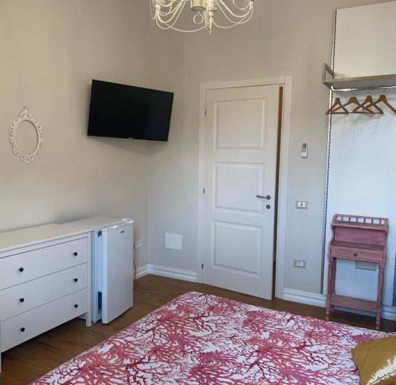 پانسیون Affittacamere Via Roma 12