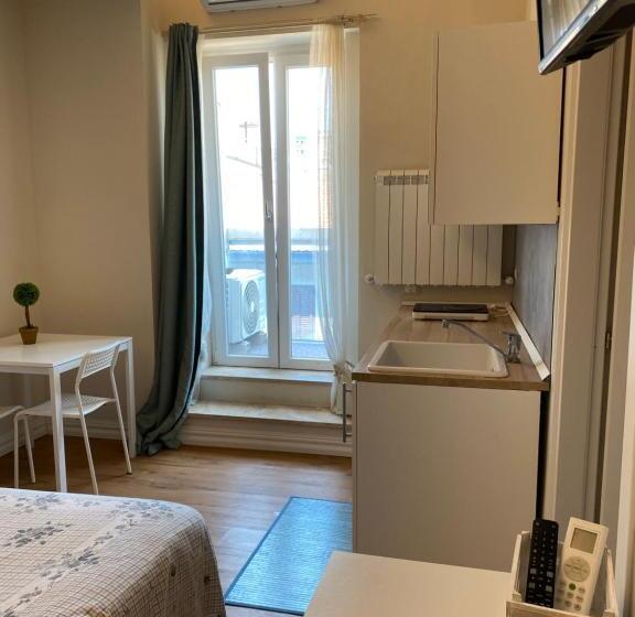 膳宿费 Affittacamere Via Roma 12