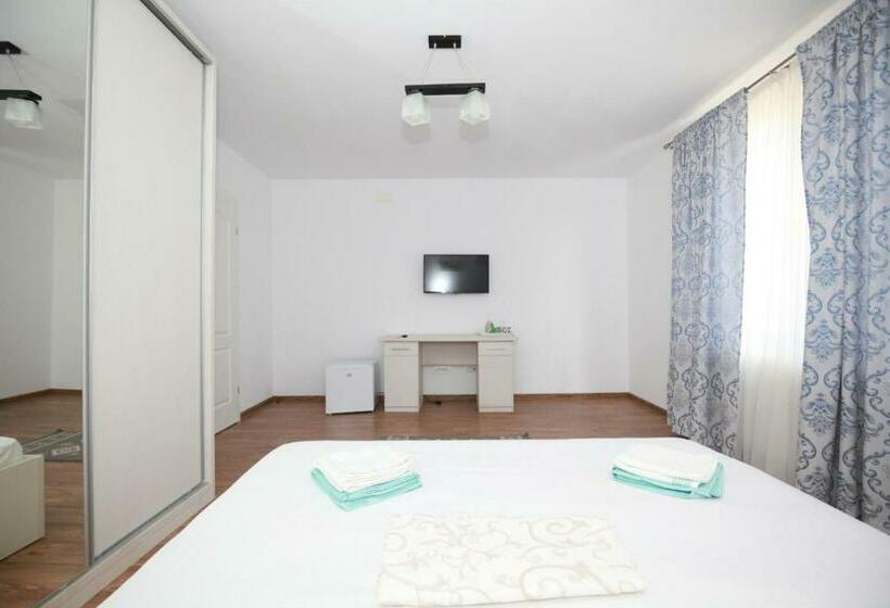 פנסיון Casa Din Deal