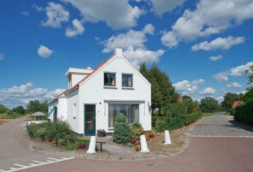 پانسیون De Stal