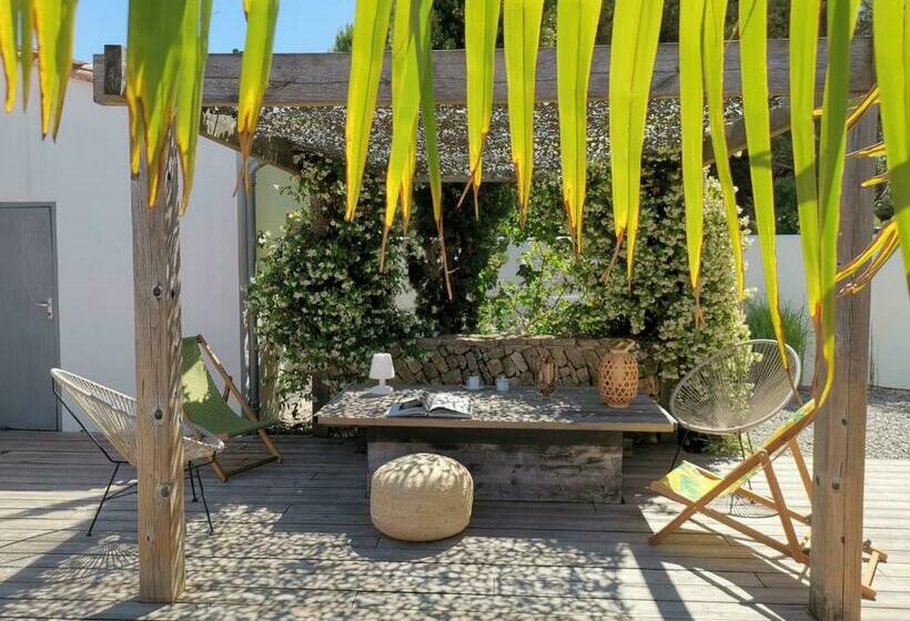 펜션 Derrière La Plage : Suite, Patio Et Pergola