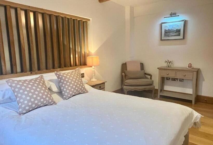 Пансион Hedges House