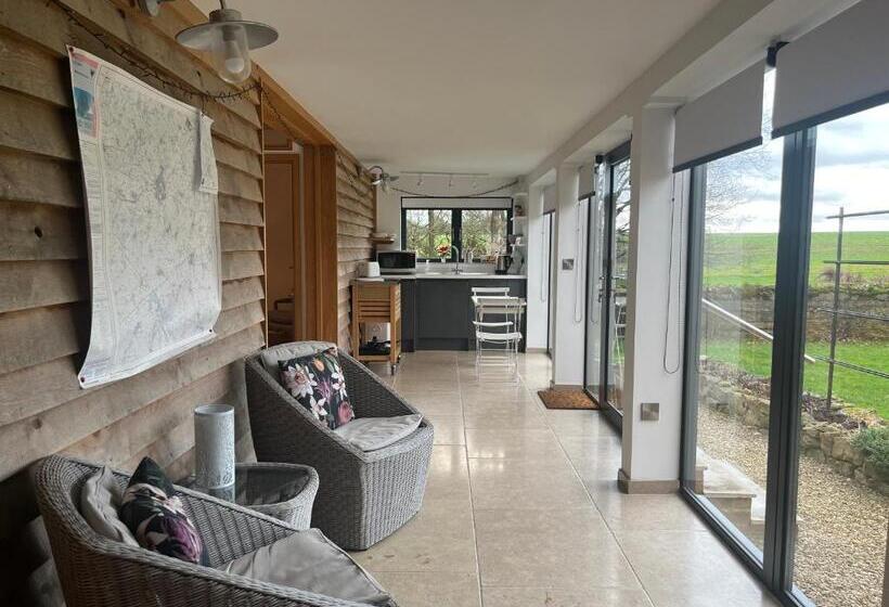 Пансион Hedges House