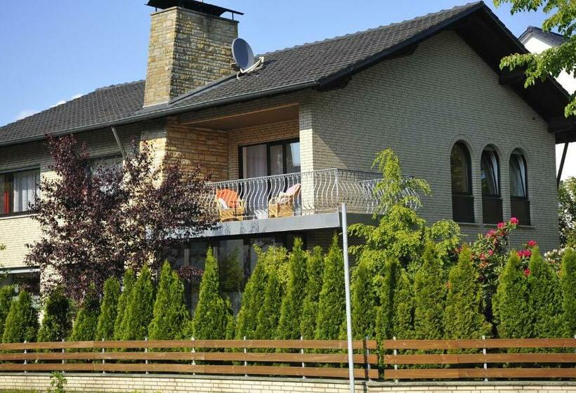 بنسيون Zur Herzklinik