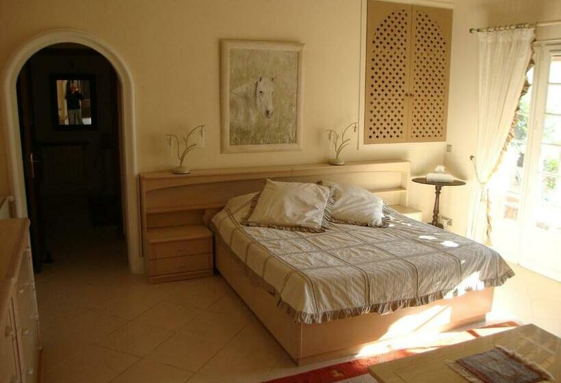 بنسيون La Grimaudière