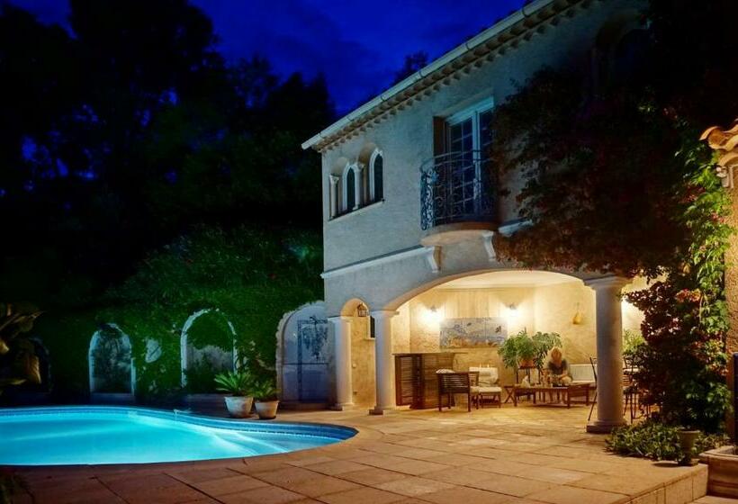 بنسيون La Grimaudière