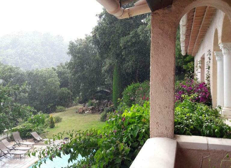 פנסיון La Grimaudière