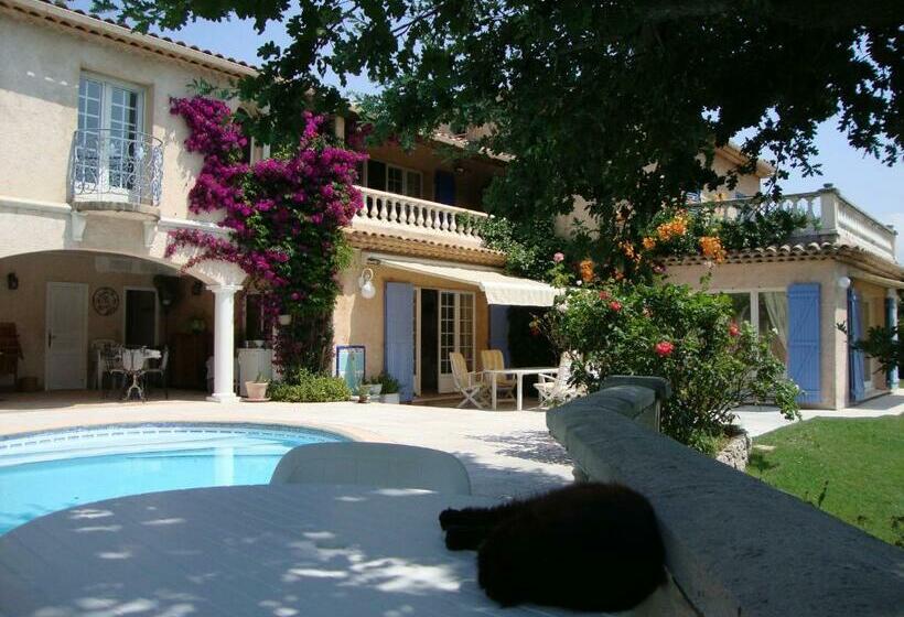 פנסיון La Grimaudière