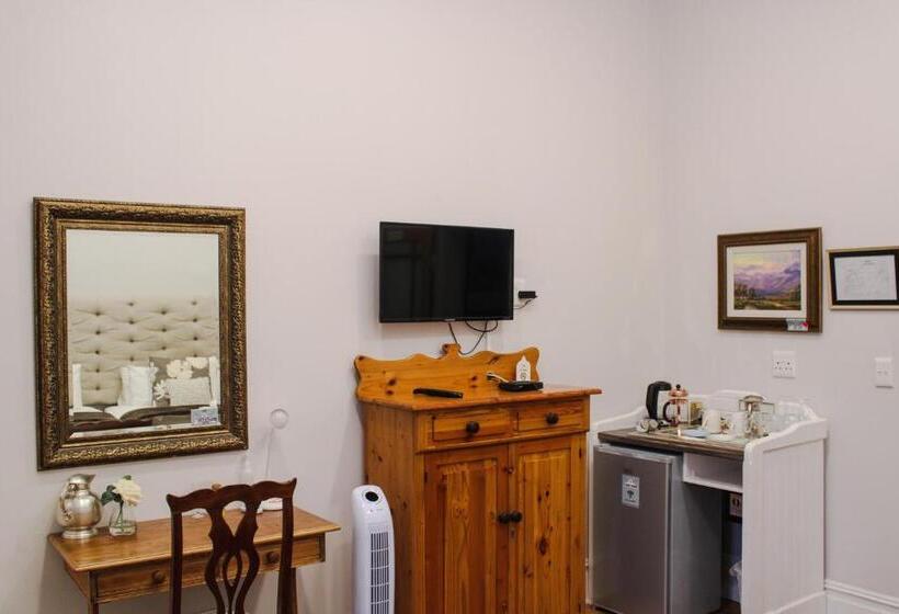 פנסיון Linkview House