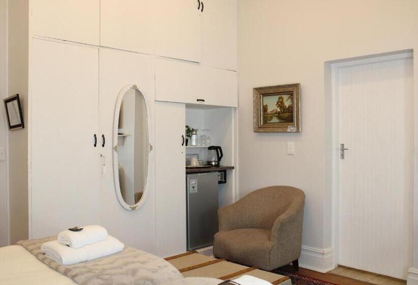 פנסיון Linkview House