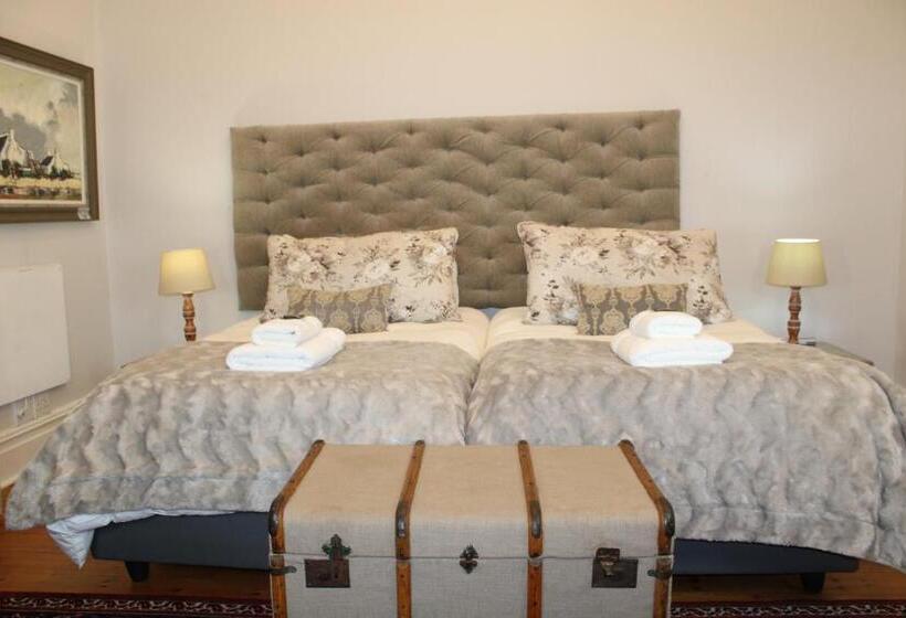 פנסיון Linkview House