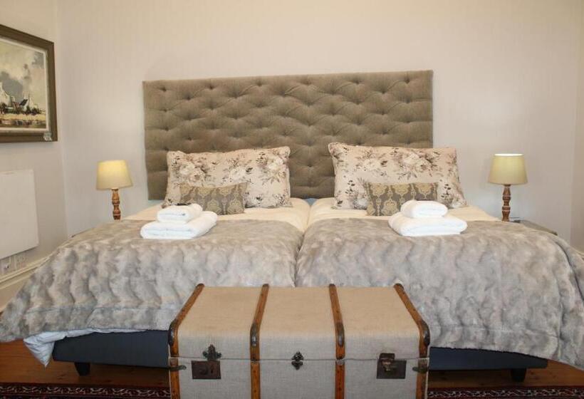 פנסיון Linkview House