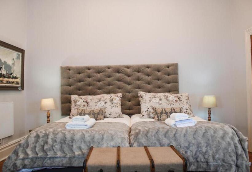 פנסיון Linkview House