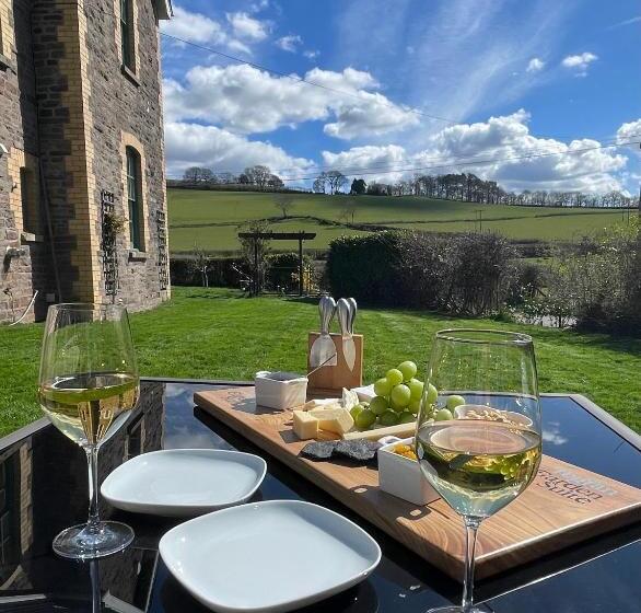 פנסיון Tegfan Garden Suite