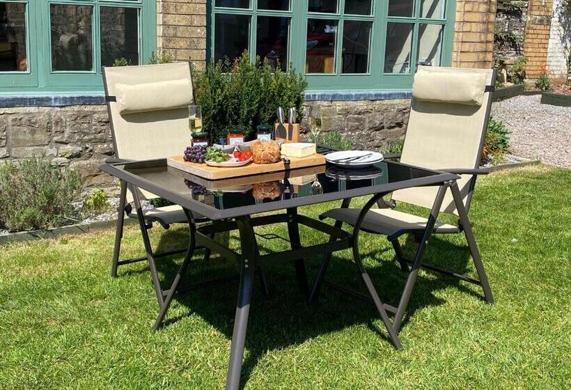 Пансион Tegfan Garden Suite