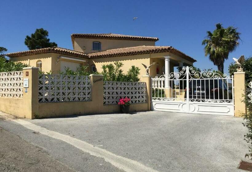 ペンション Villa Goonie