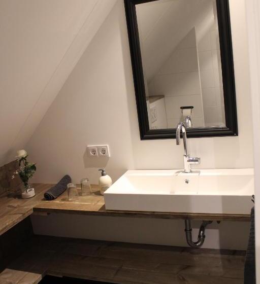 تختخواب و صبحانه De Weije Wereld