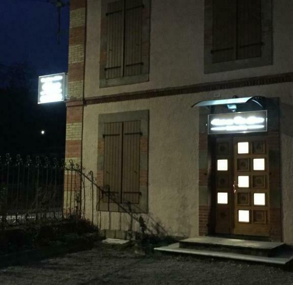 住宿加早餐  Manoir Aux Trois Charmes