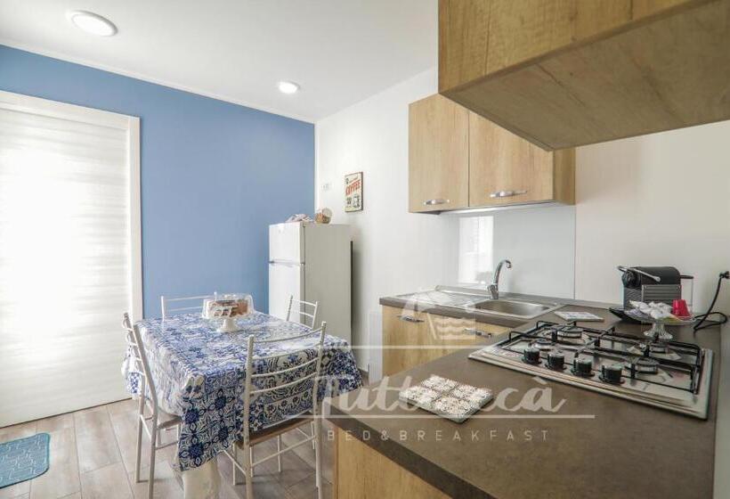 צימר Tutti Ccà Airport Rooms