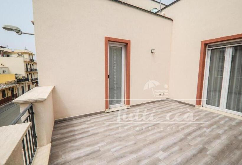 צימר Tutti Ccà Airport Rooms