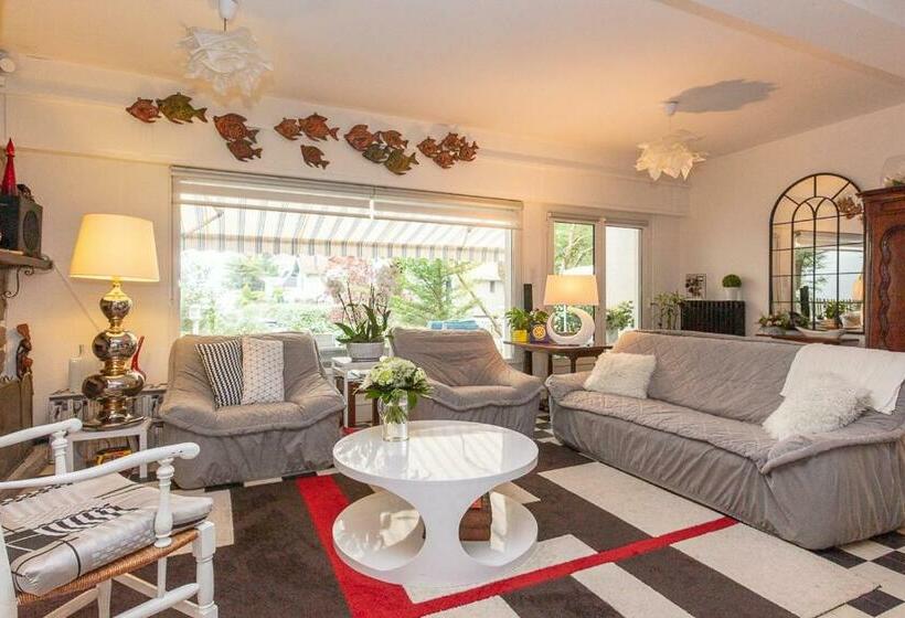 ベッドアンドブレックファースト Villa Les Quatre Vents