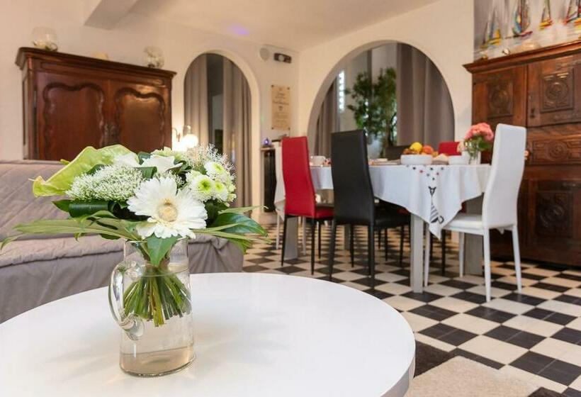 ベッドアンドブレックファースト Villa Les Quatre Vents