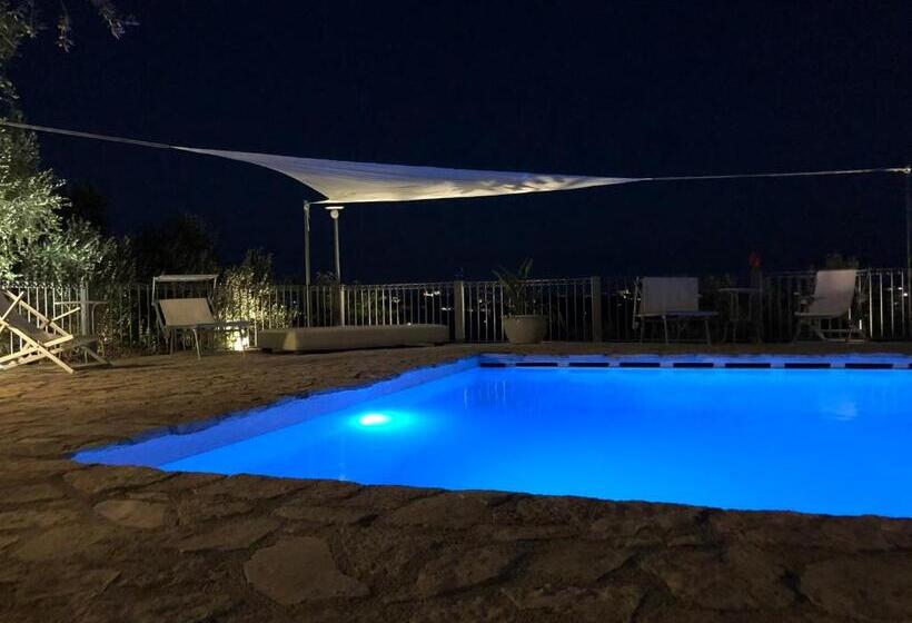 هتل Agriturismo Roba Degli Ulivi