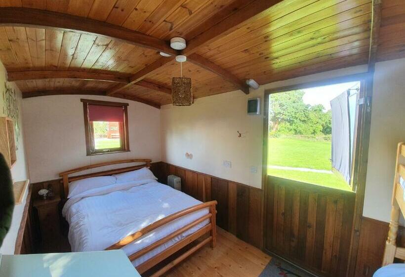 בית מלון כפרי Glasson Glamping Farm