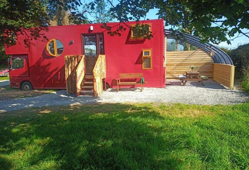 בית מלון כפרי Glasson Glamping Farm