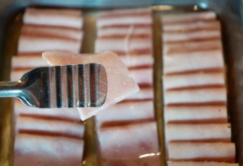 ホテル Thong Somboon Club