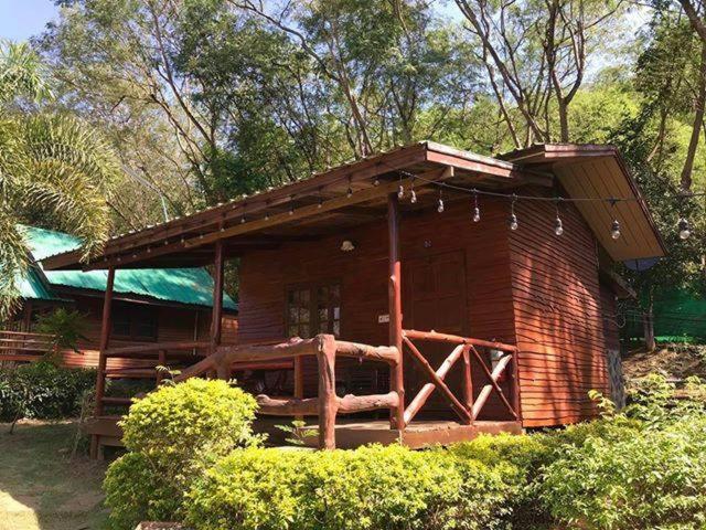 Отель Thong Somboon Club