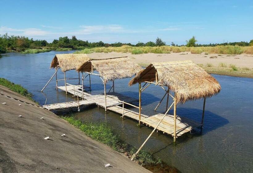 Monty S Riverside View Resort