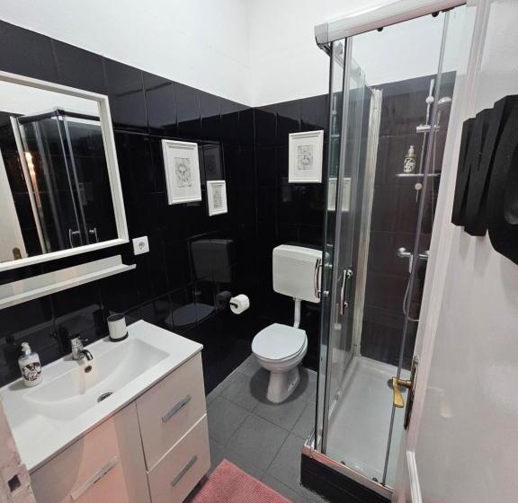 پانسیون Almirante Guesthouse