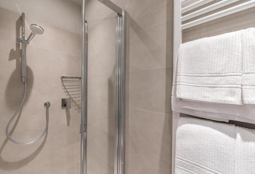 پانسیون Amanarola