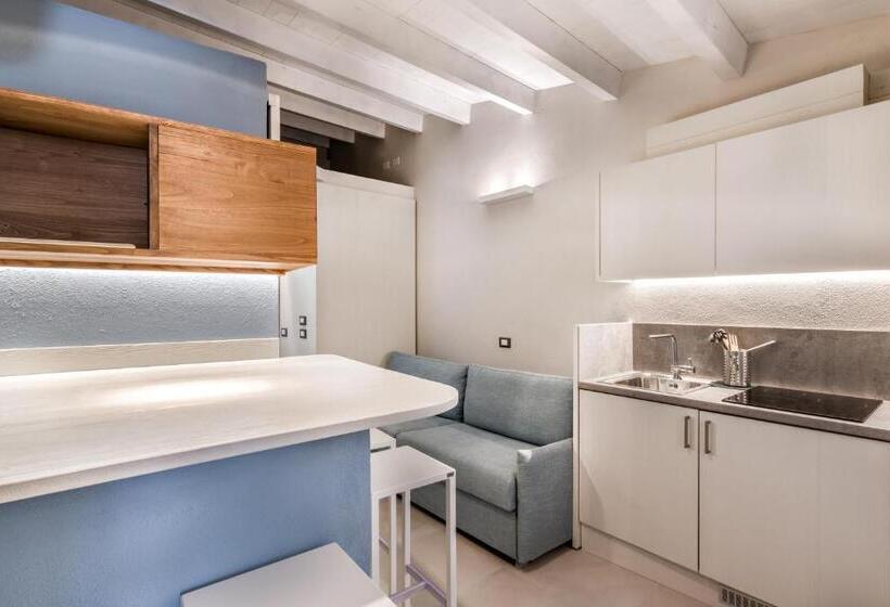 پانسیون Amanarola