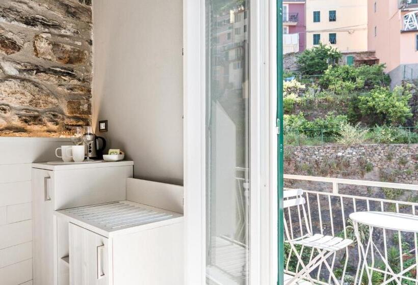 پانسیون Amanarola