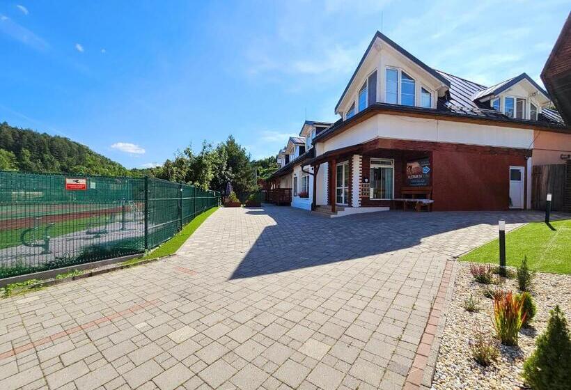 ペンション Apartmány Podlavice