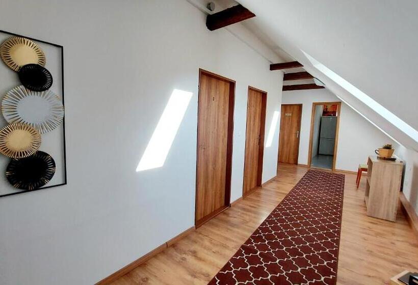 ペンション Apartmány Podlavice