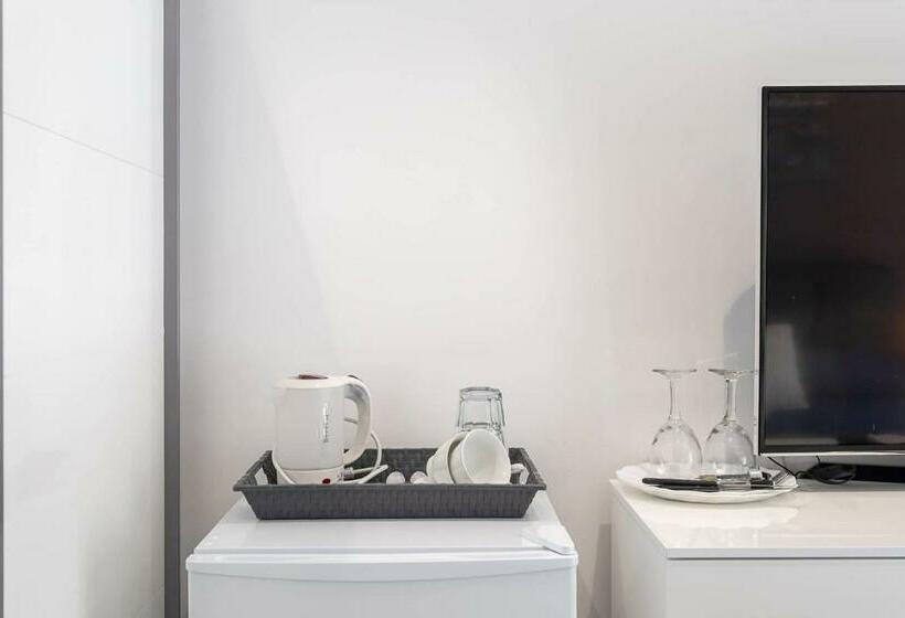 پانسیون Belvedere Airport Suites