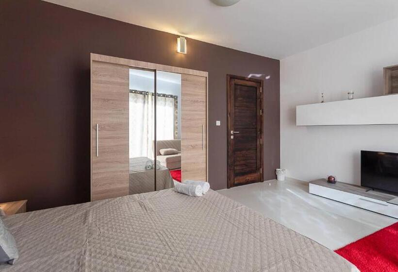 پانسیون Belvedere Airport Suites