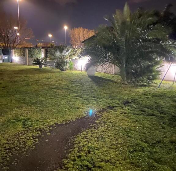 膳宿费 Camera Con Giardino E Piscina