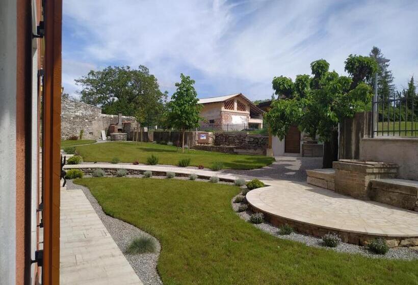 פנסיון Casa Lenka