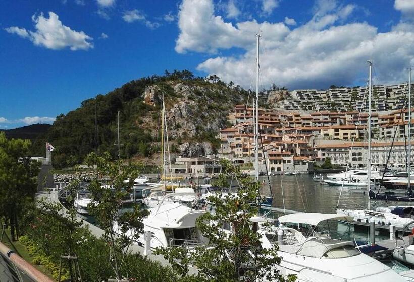 פנסיון Casa Lenka