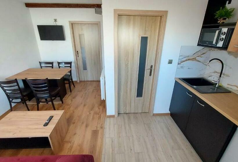 ペンション Apartmány Podlavice