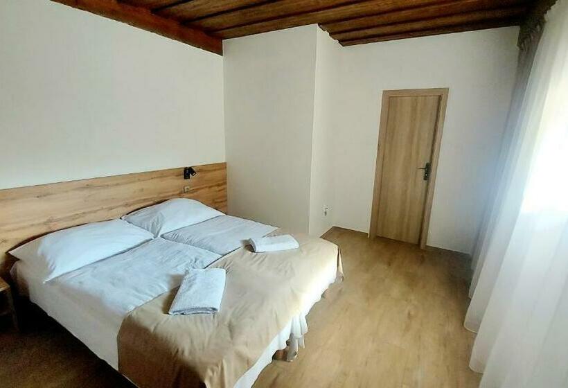 ペンション Apartmány Podlavice