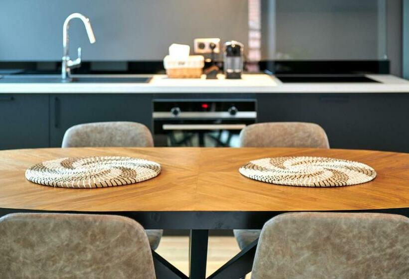 ペンション L Appartement Et Les Suites De Vjl..