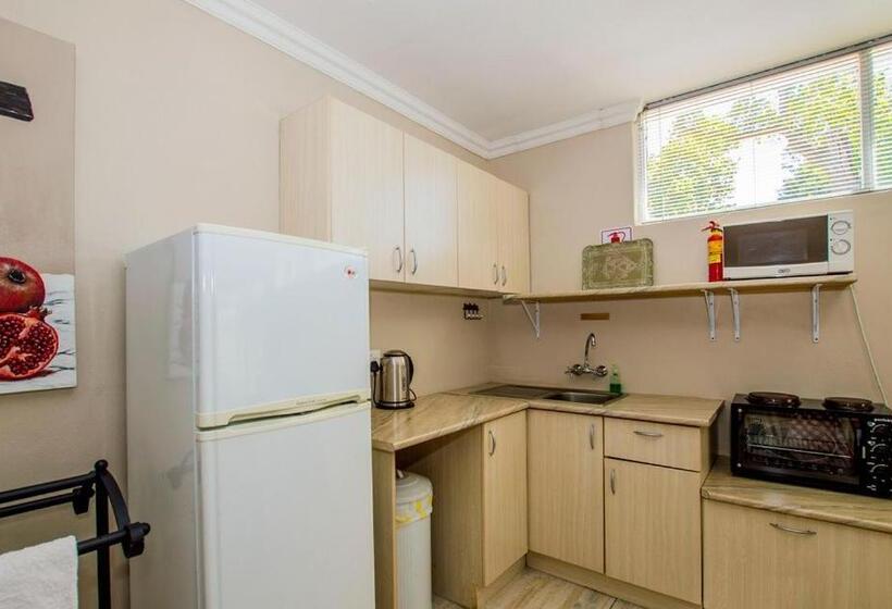 بنسيون Ladera   Vista Self Catering Guesthouse