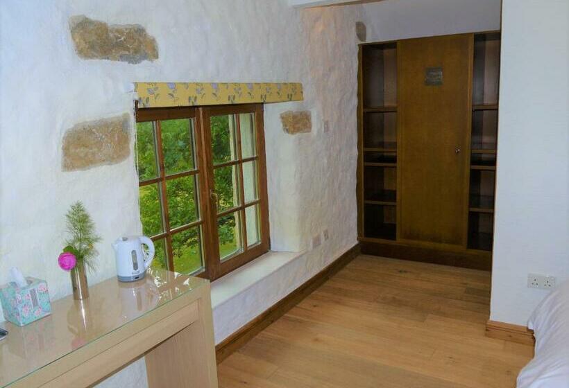 פנסיון The Coachhouse @ Kingsfort House