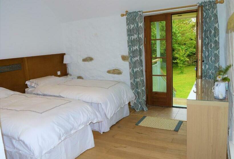 פנסיון The Coachhouse @ Kingsfort House